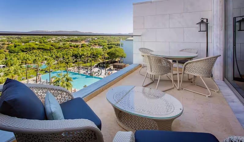 Grand Deluxe Suite Pool View 1